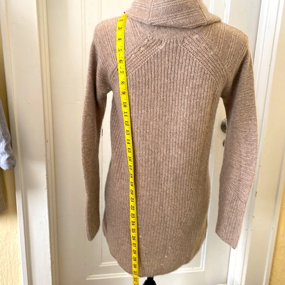 Neiman Marcus Signature Cashmere Long CowlNeck Oversized Taupe Sweater XS - Picture 4 of 7